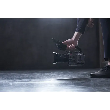Sony FX6 + 28-135 mm F4.0 G Power Zoom OSS